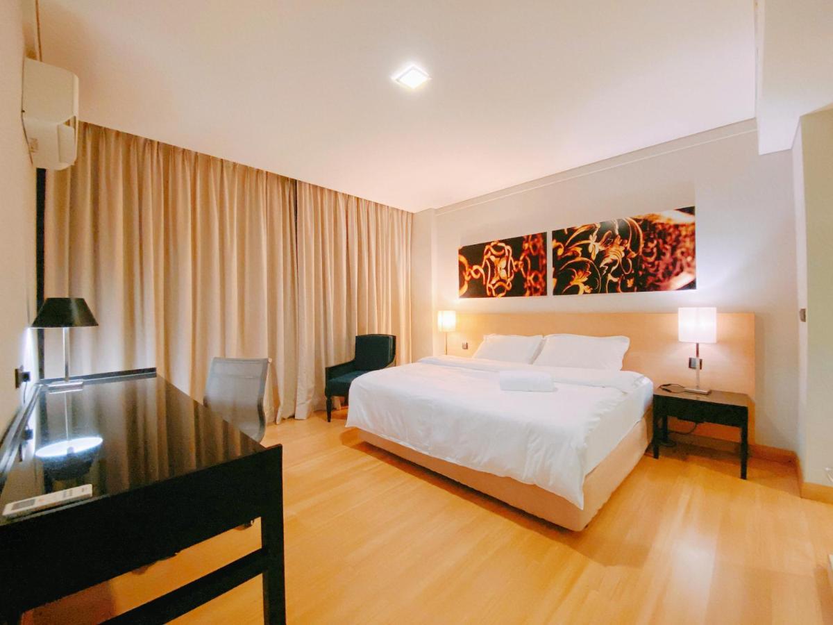 Straits Suite By C Homestay Malacca Ngoại thất bức ảnh