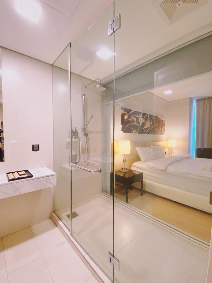 Straits Suite By C Homestay Malacca Ngoại thất bức ảnh
